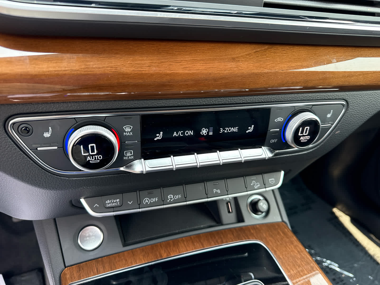 2024 Audi Q5 Premium - Photo 18