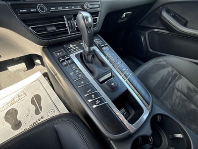 2021 Porsche Macan Base