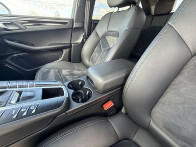 2021 Porsche Macan Base